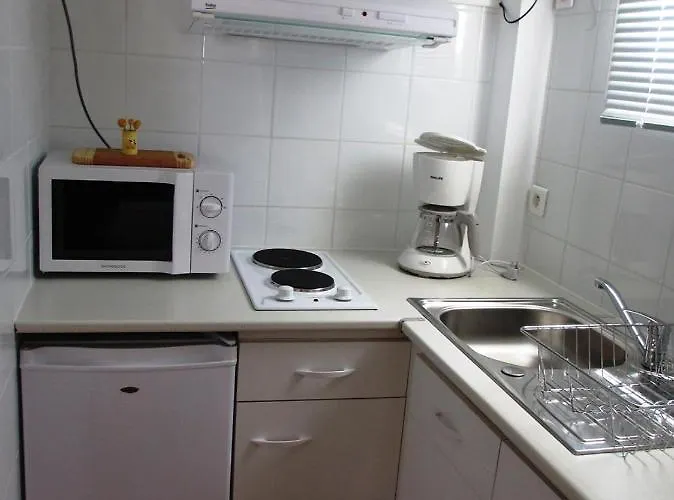 Pour 4 Personnes Face A La De La Graviere- San Michele